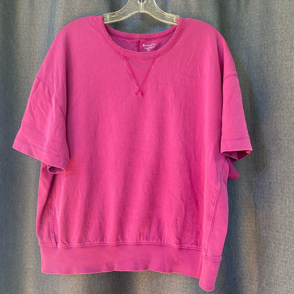 Athleta magenta tee shirt